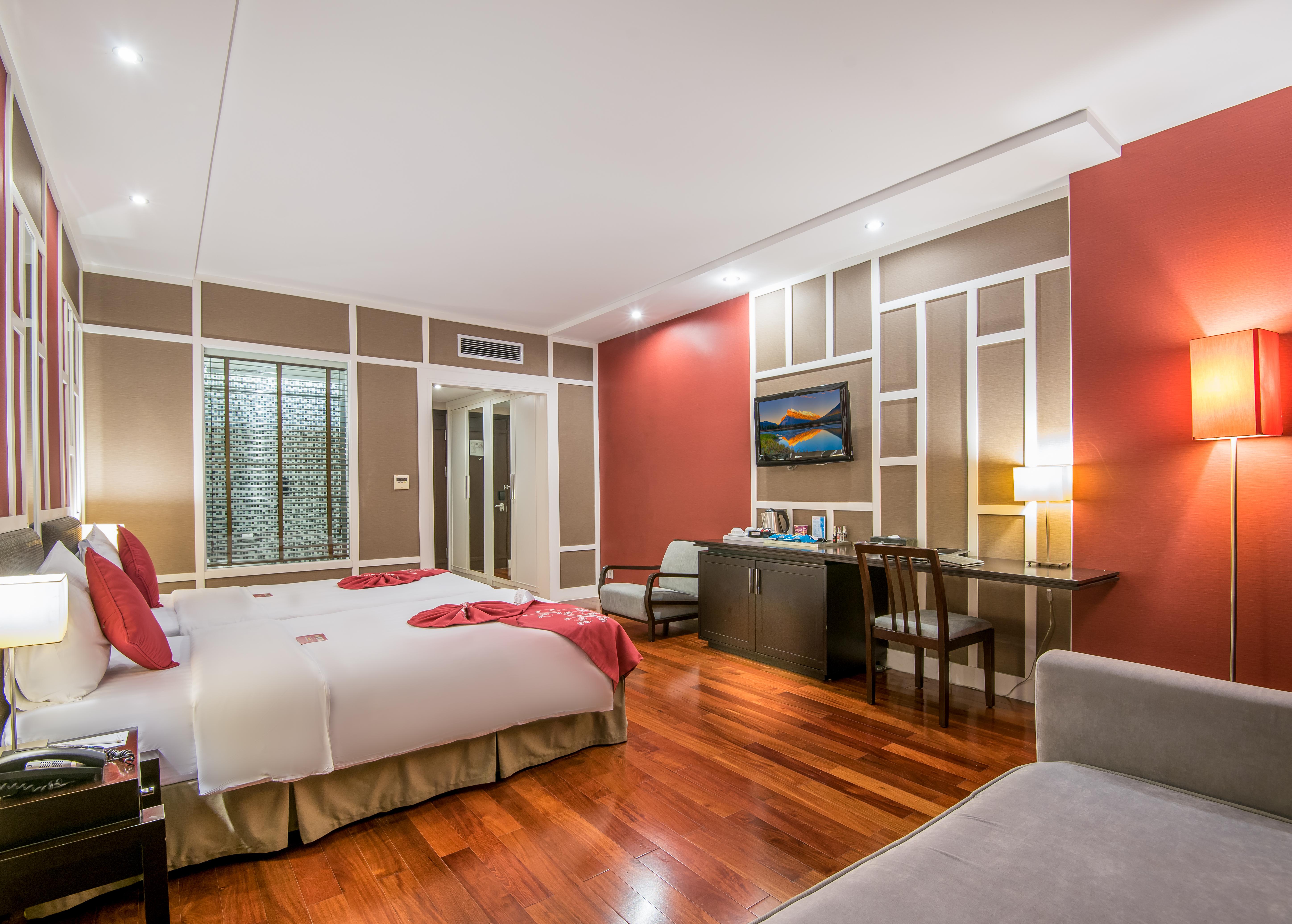 Royal Lotus Hotel Ha Long Exterior photo